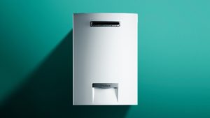 給湯器が「お湯は出るが途中で水になる」時、修理業者を呼ぶ前に確認すべき7つの具体ポイント